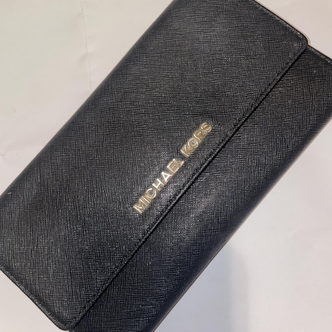 Michael Kors Bill Wallet This Wallet Has Many Depop   P0 