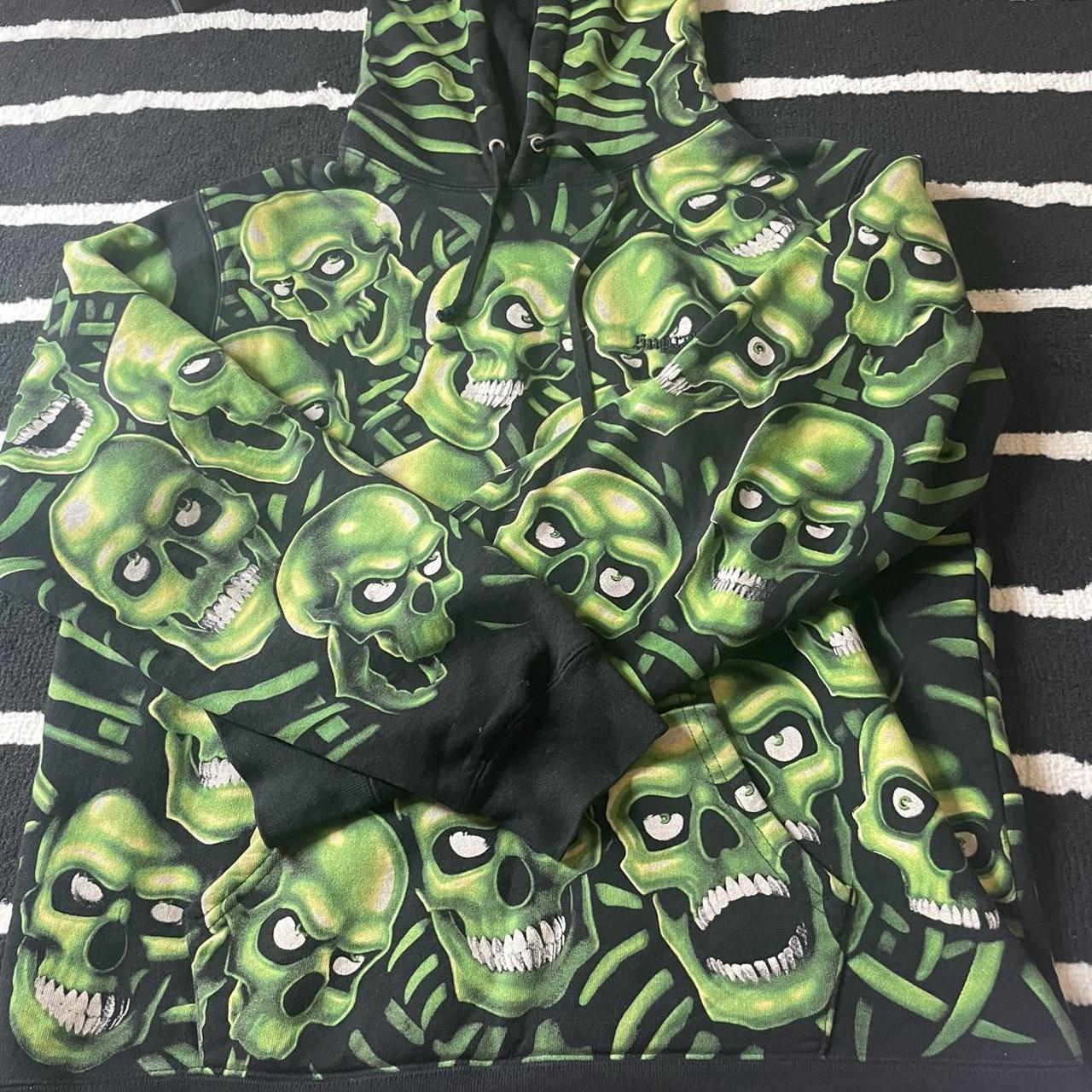 Green skull outlet supreme hoodie