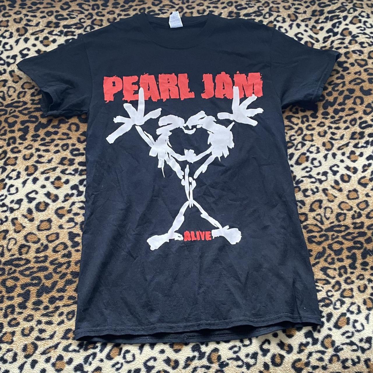 VINTAGE Y2k Pearl Jam Band Shirt •Great condition - Depop