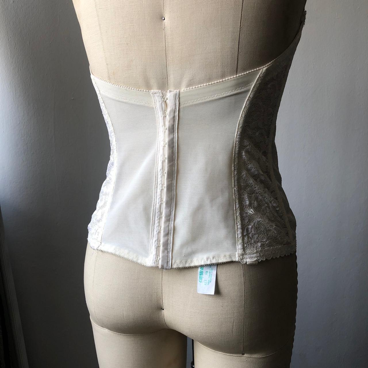 beautiful vintage lace cream Carnival corset 🤎 size: - Depop