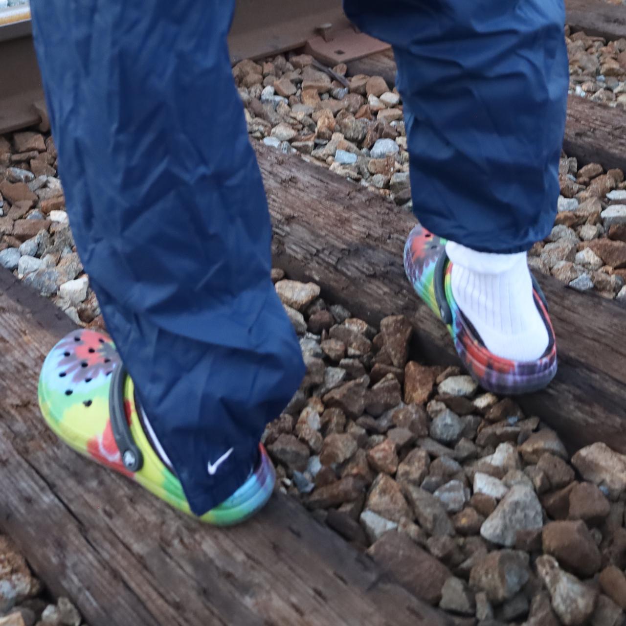mens nike swishy pants