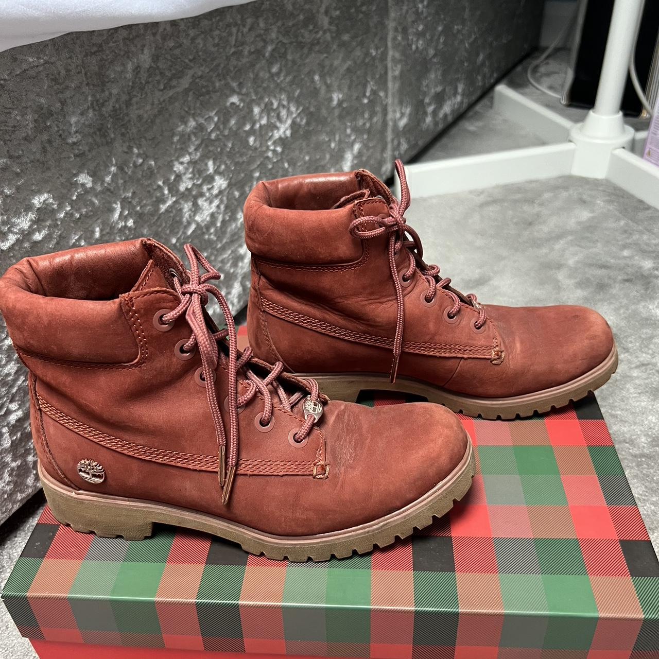 Burgundy color timberland fashion boots