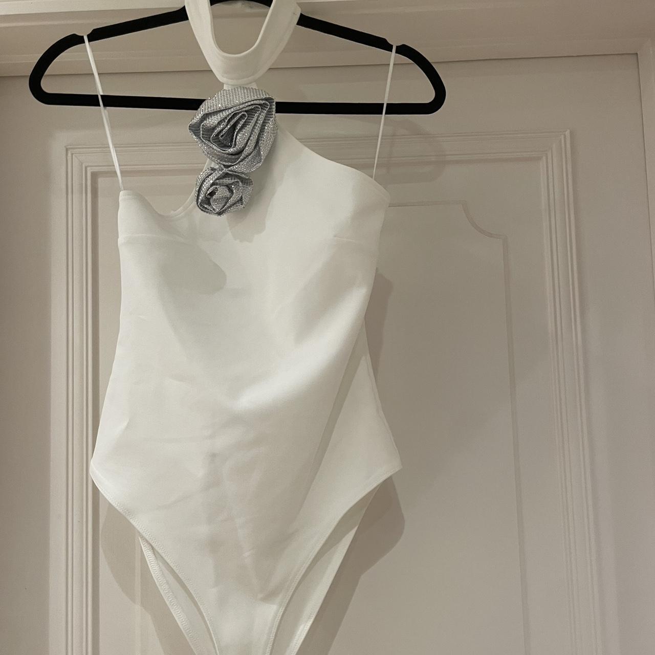 Hana*　0107 ♡ ZARA NEW WOMAN SS24 WHITE RHINESTONE FLORAL HALTER | Depop
