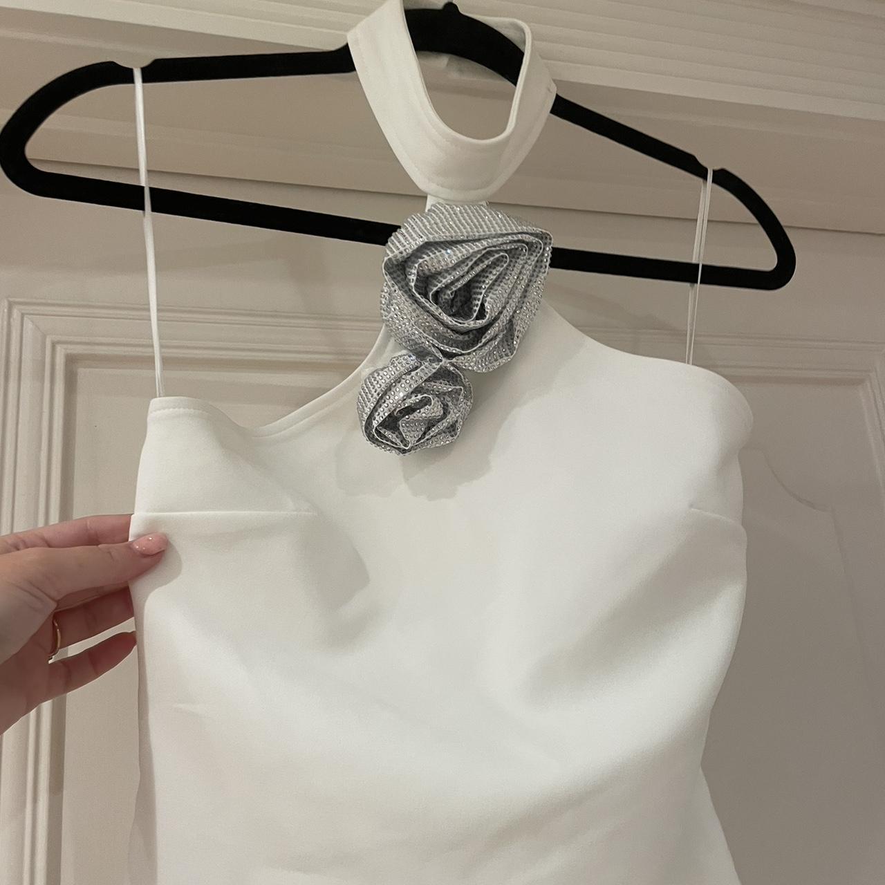 【ひな】 ZARA NEW WOMAN SS24 WHITE RHINESTONE FLORAL HALTER | Depop