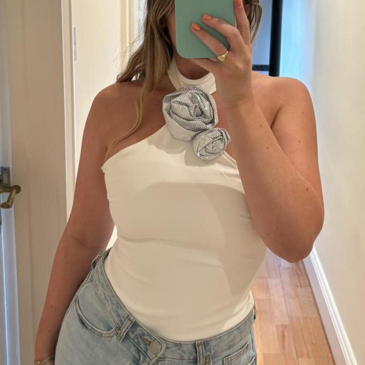 【ひな】 ZARA NEW WOMAN SS24 WHITE RHINESTONE FLORAL HALTER | Depop