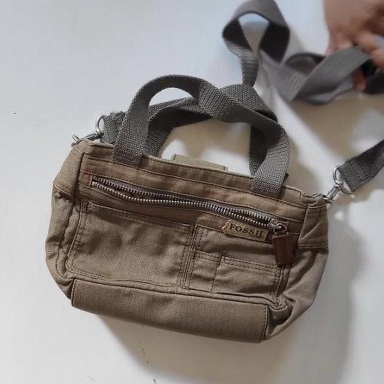 Fossil Women's Khaki and Green Bag Depop