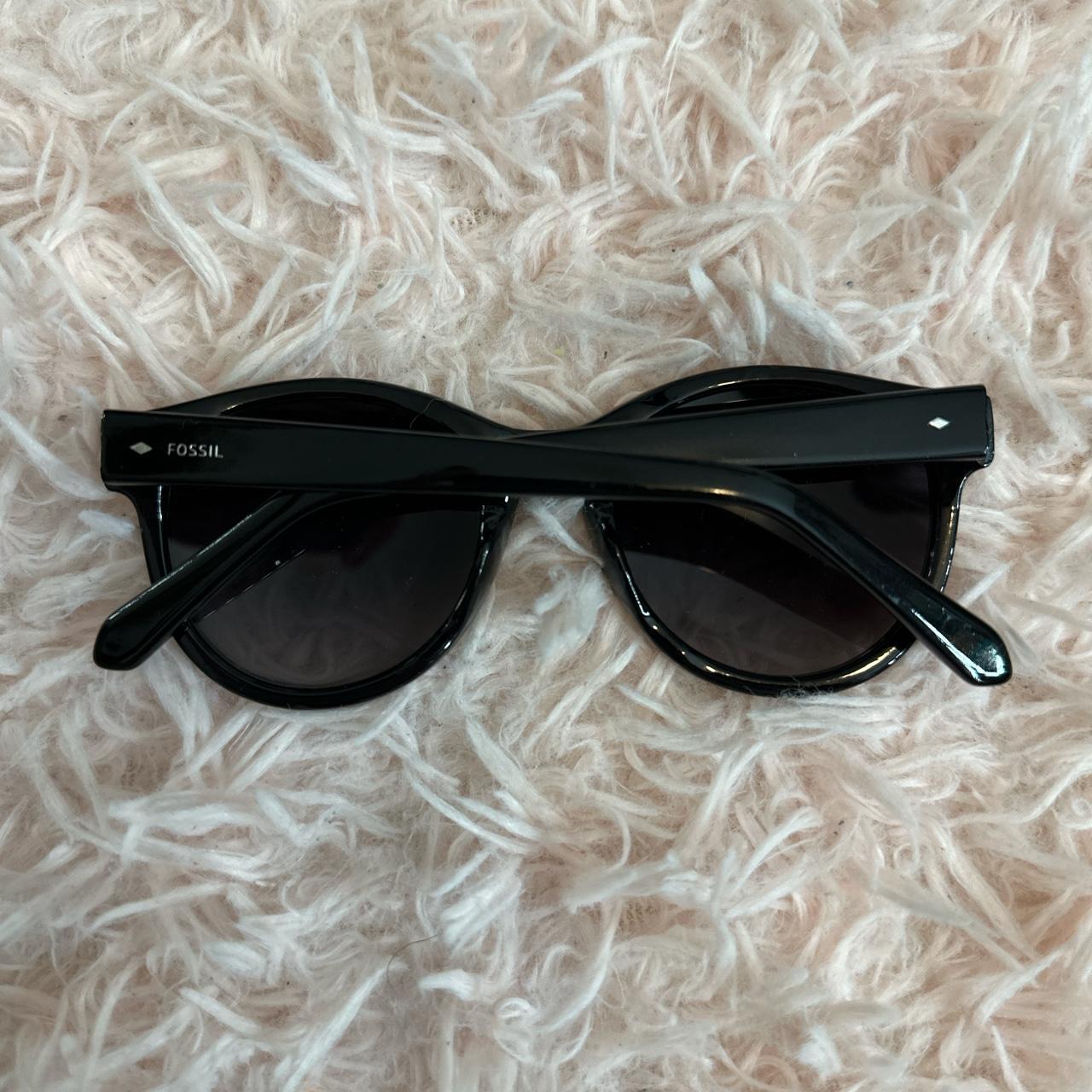 Fossil Women's Black Sunglasses Depop