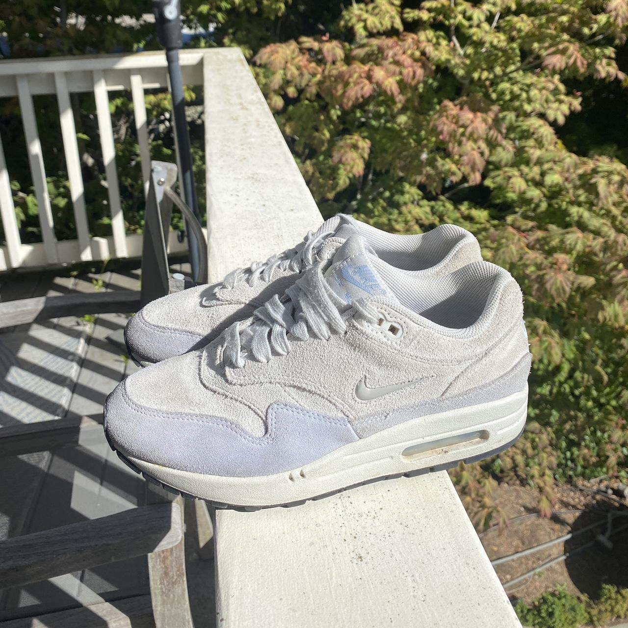 Air max one hot sale grey suede