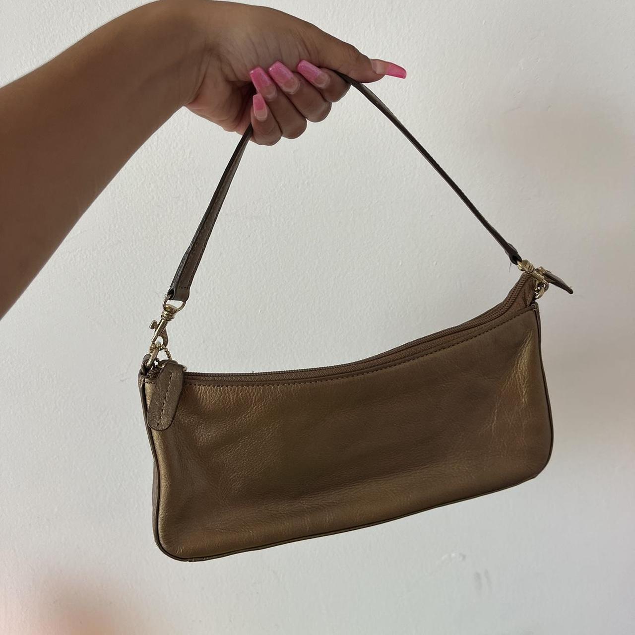 This Giani Bernini Leather Crossbody Shoulder Bag is - Depop