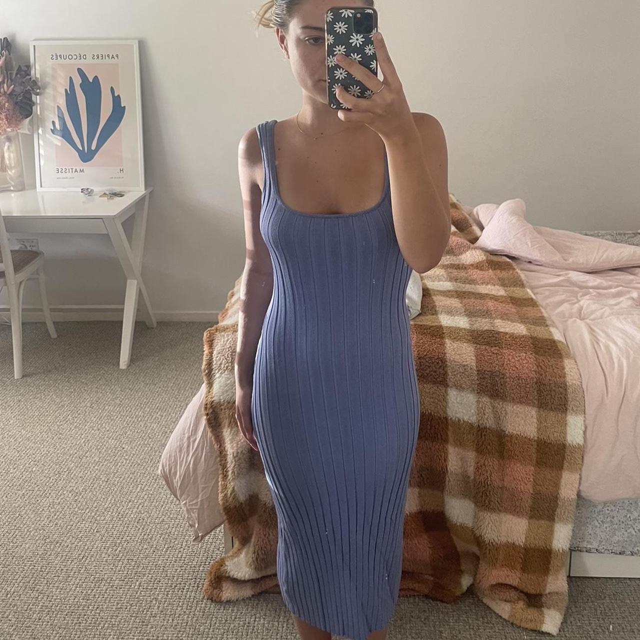 Glassons blue maxi dress The back out in perfect... Depop