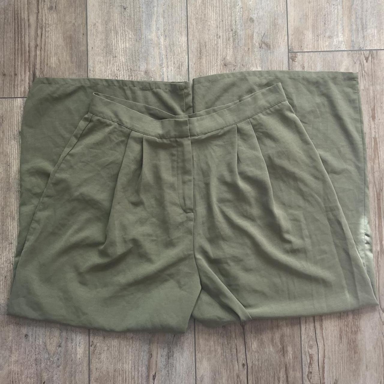 olive green slacks 🫒 for size reference i am a... - Depop