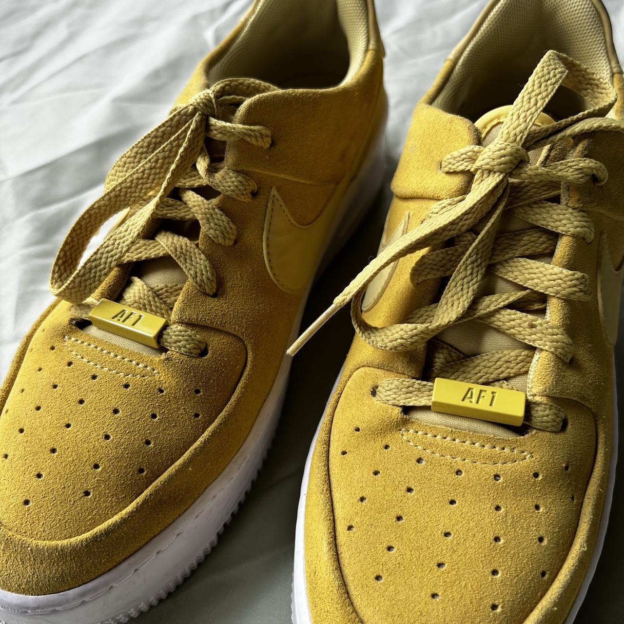 nike air force 1 sage trainers in white and yellow