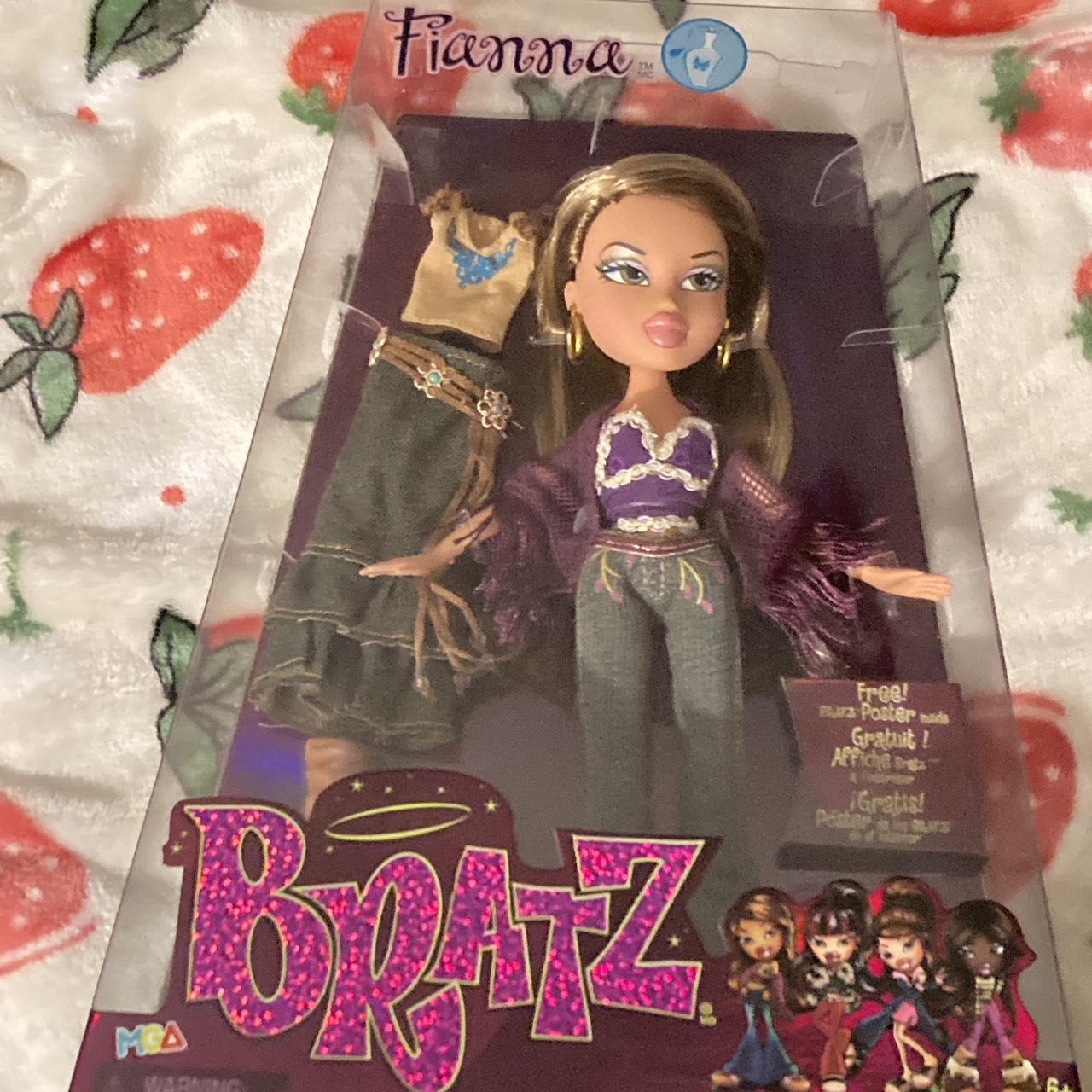 Fianna Bratz doll! ‼️ THESE ITEMS COME FROM A CAT... - Depop