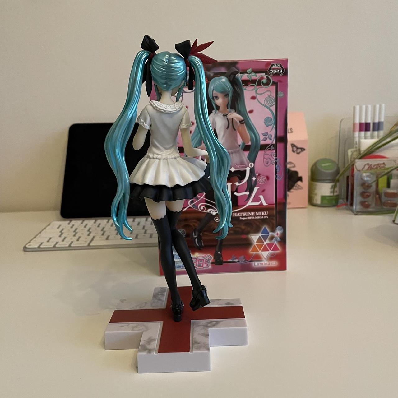 AUTHENTIC Sega Luminasta Hatsune Miku Supreme Prize... - Depop