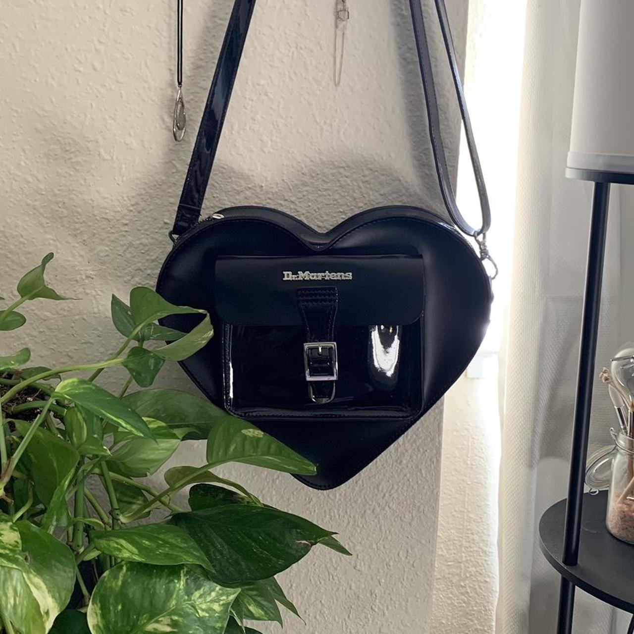 Bag dr-marten-heart - Depop