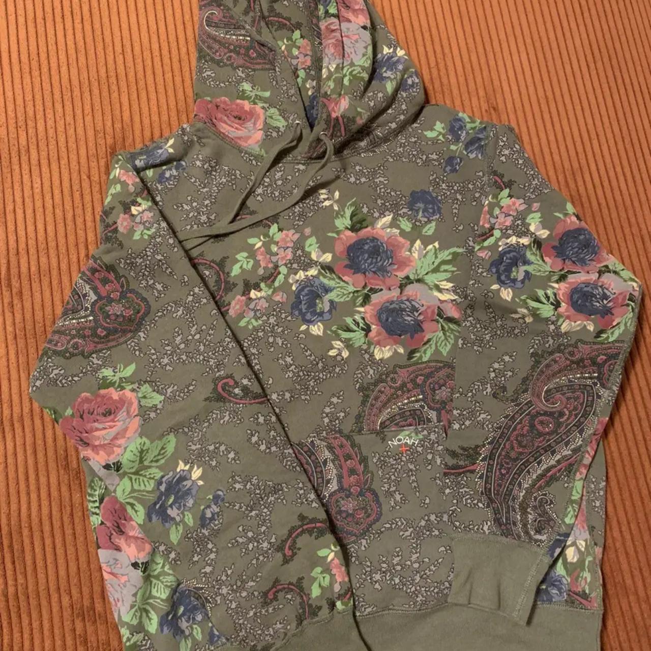 Noah Paisley Hoodie in Green size L Great condition