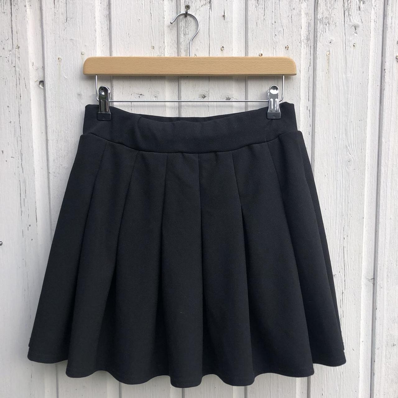 Boohoo black pleated tennis skirt Size 10 As... - Depop