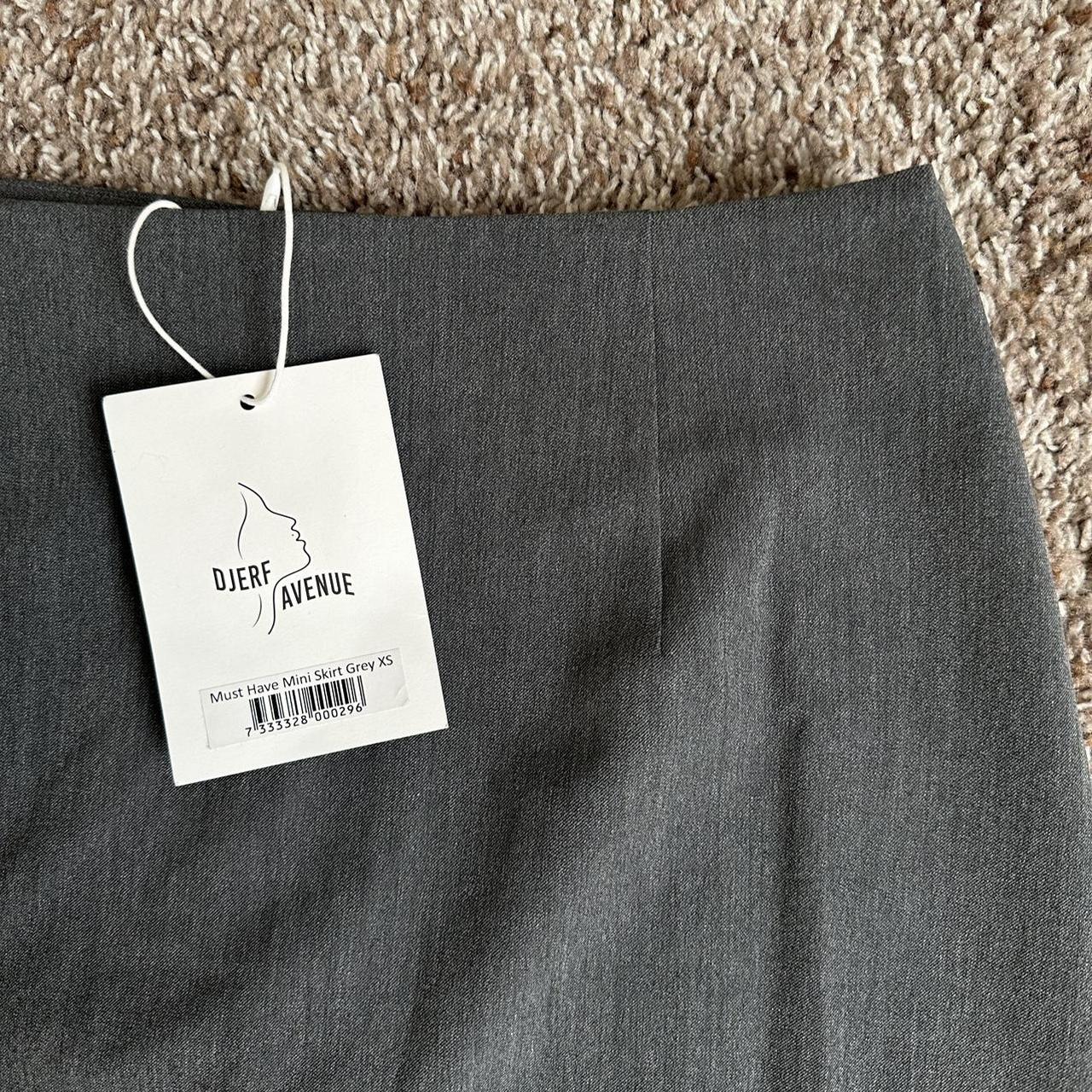 Djerf Avenue Women's Grey Skirt (5)