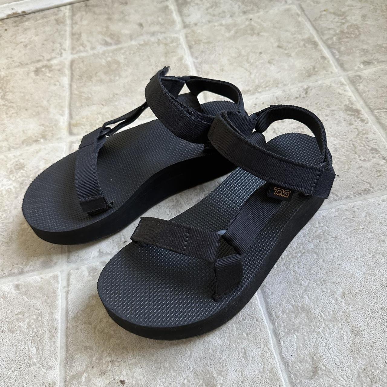 Womens Teva mid form black Velcro strap sandals - Depop