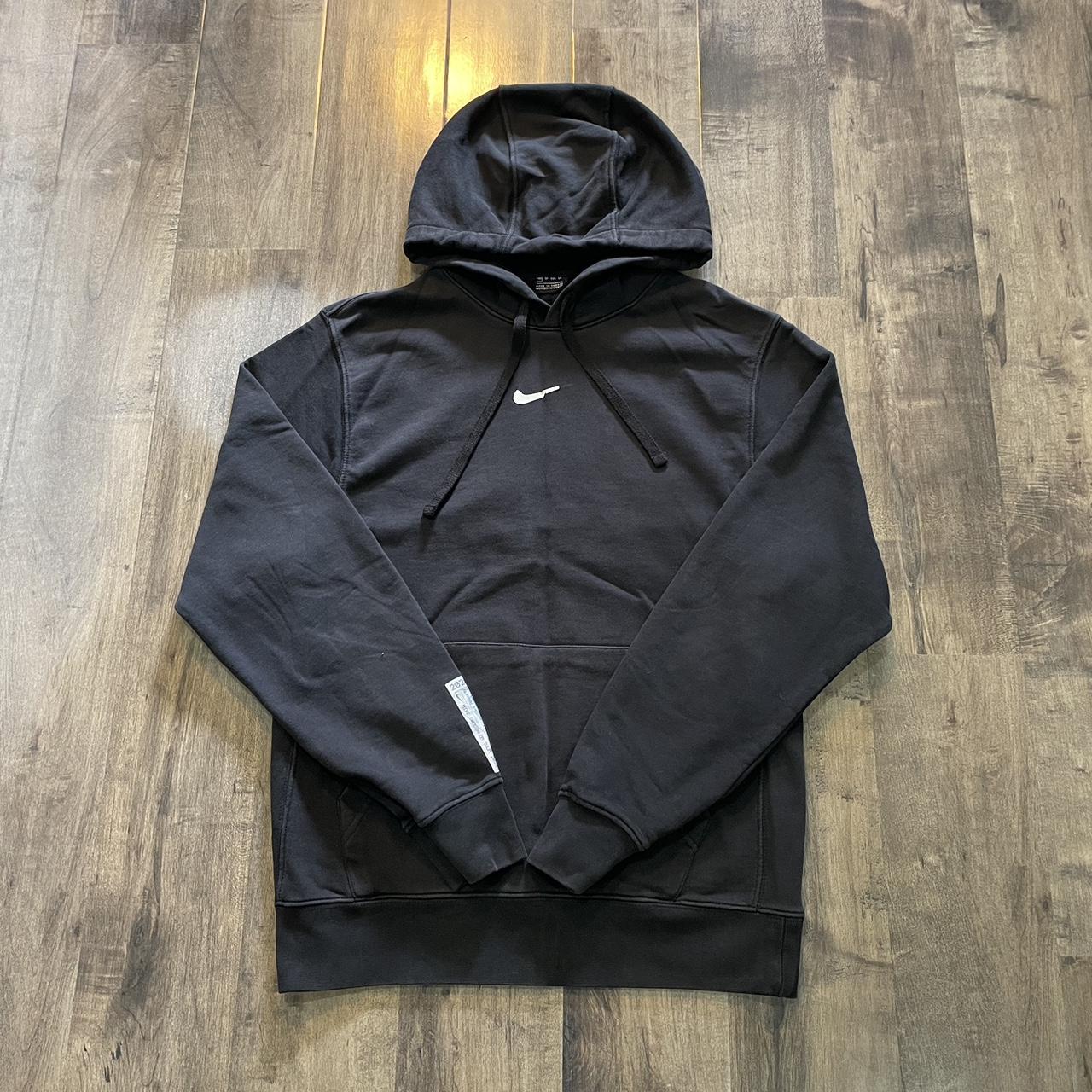 Nike mini best sale swoosh black hoodie