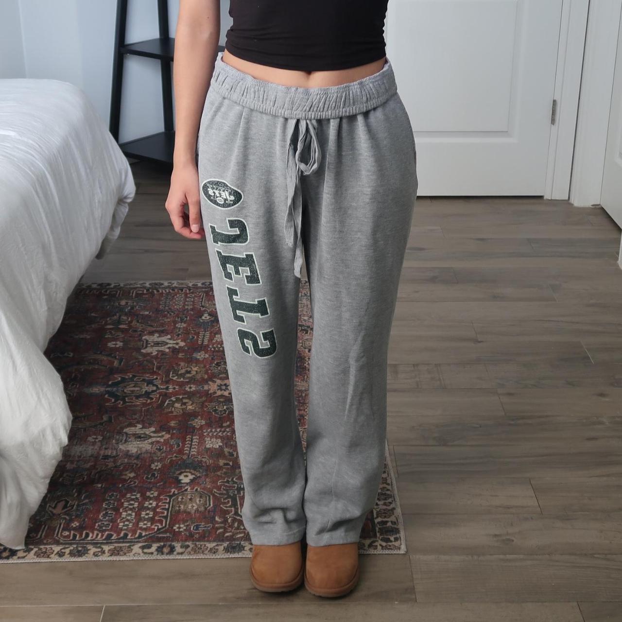 NY jets grey sweats size men s m they have an Depop