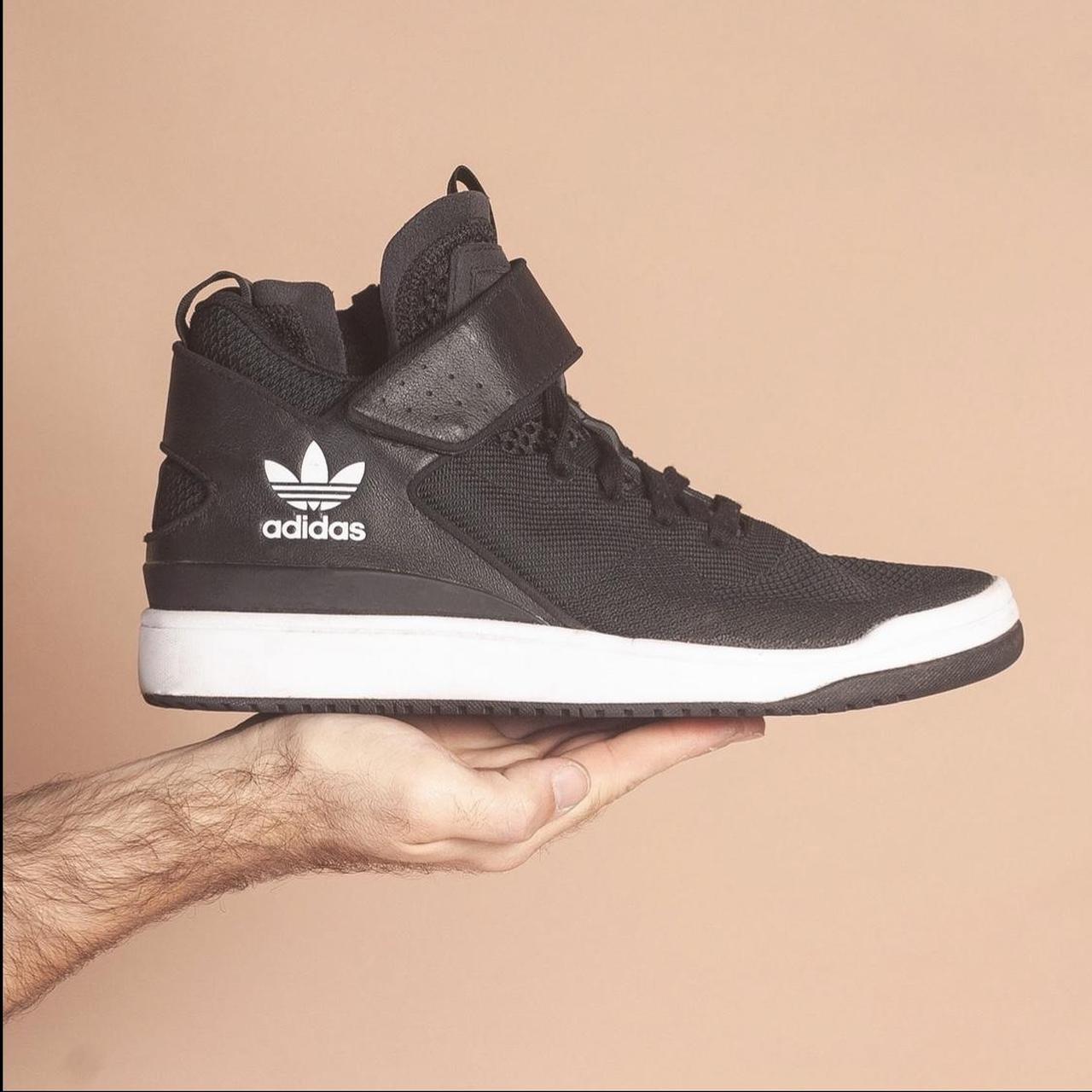 mens black and white adidas trainers