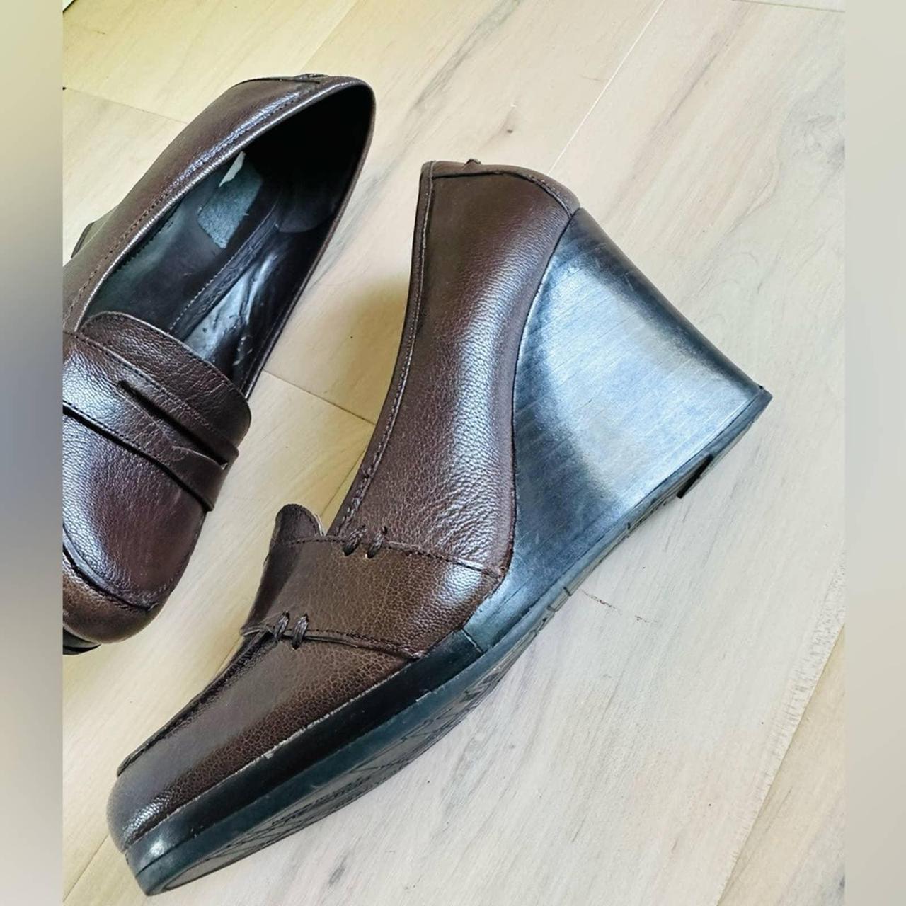 Y2K Kenneth Cole Reaction Brown Leather Loafer... - Depop