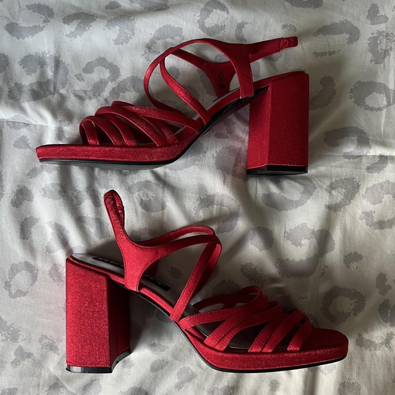 The cutest vintage 90s early 2000s strappy platform... - Depop