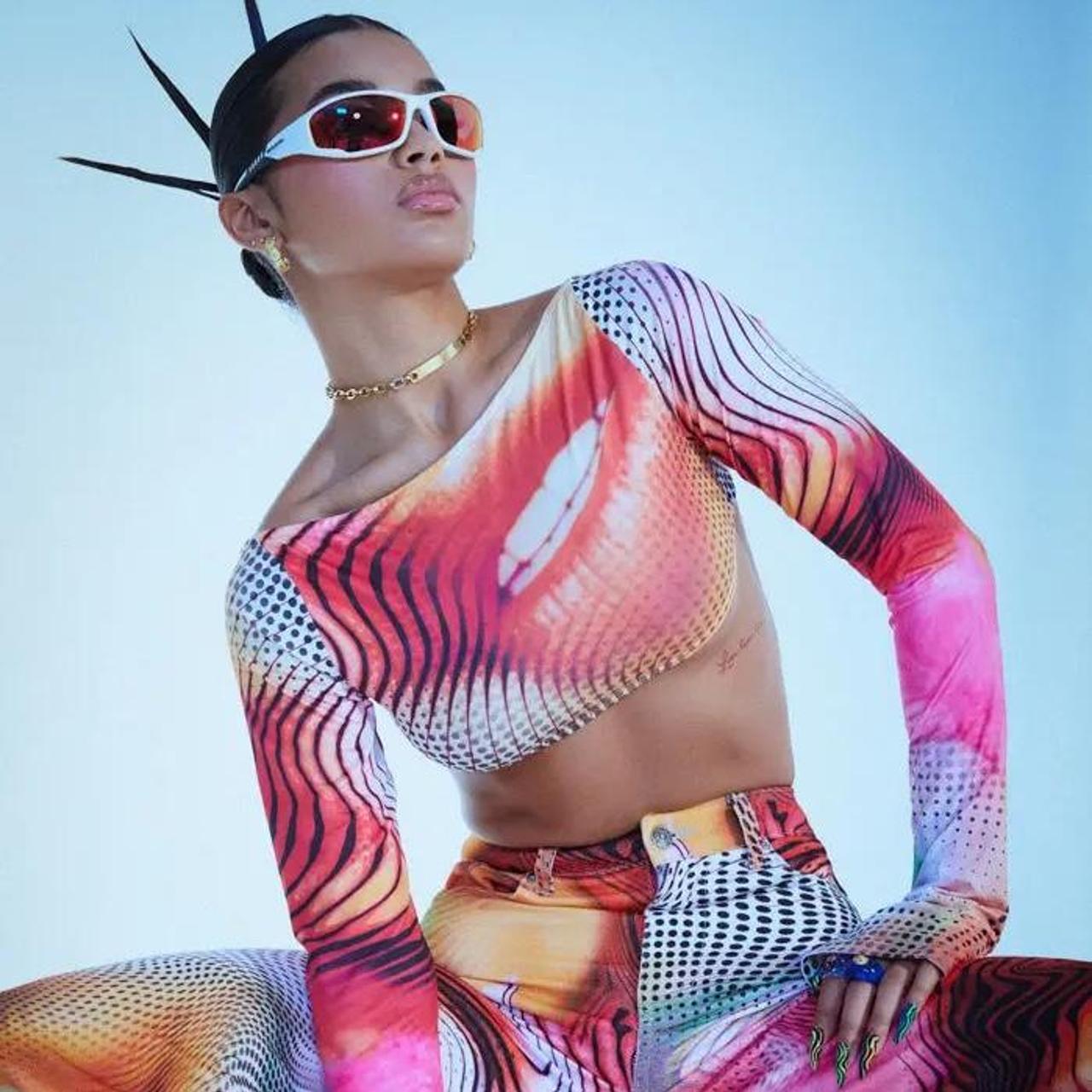Jaded London Y2K Lips Print Backless Long Sleeve Top – Dolls