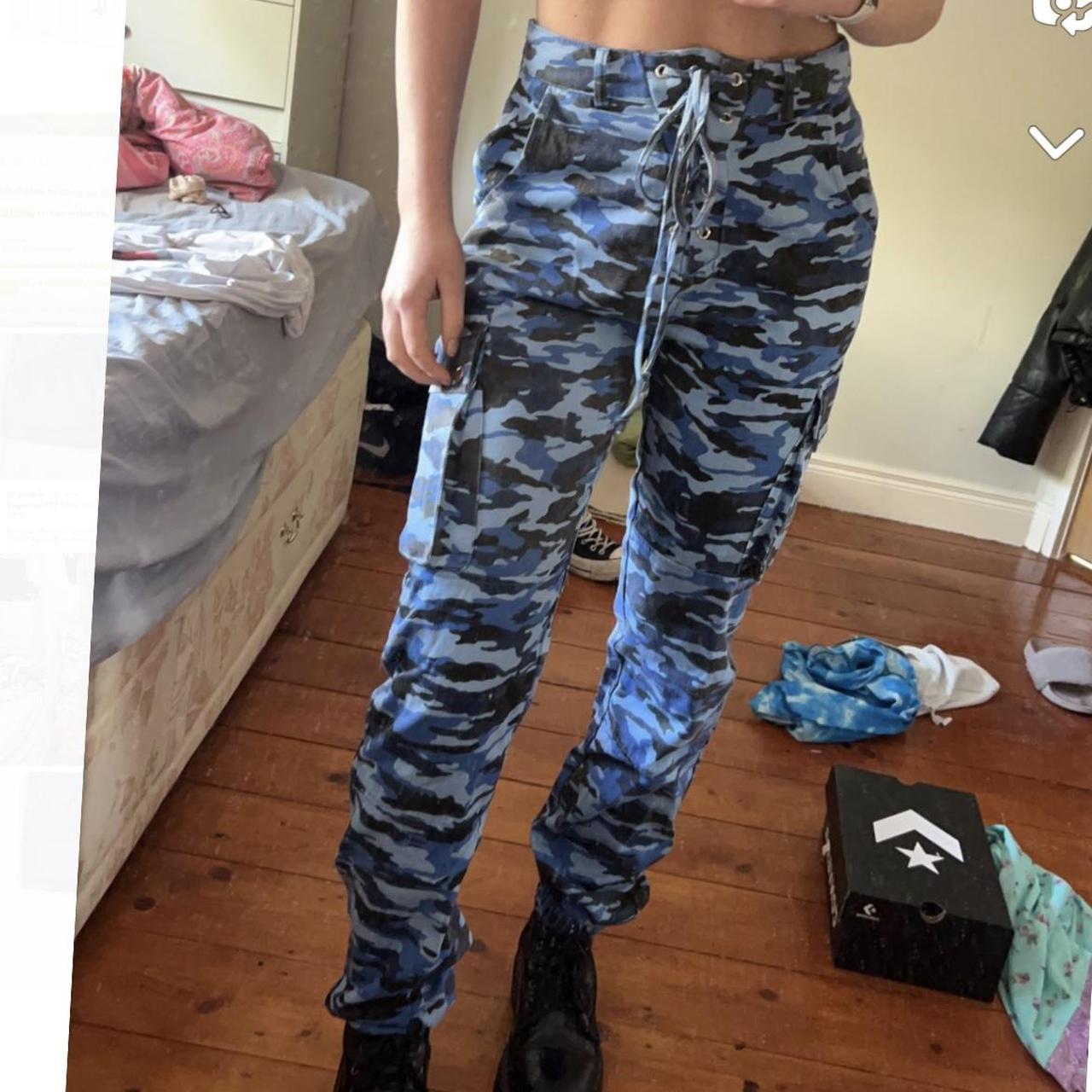 Missguided Camo Pants With Chain | Gwen Stefani Has Been Wearing These Pants  Since the '90s, and They're Back, No Doubt | POPSUGAR Fashion UK Photo 18