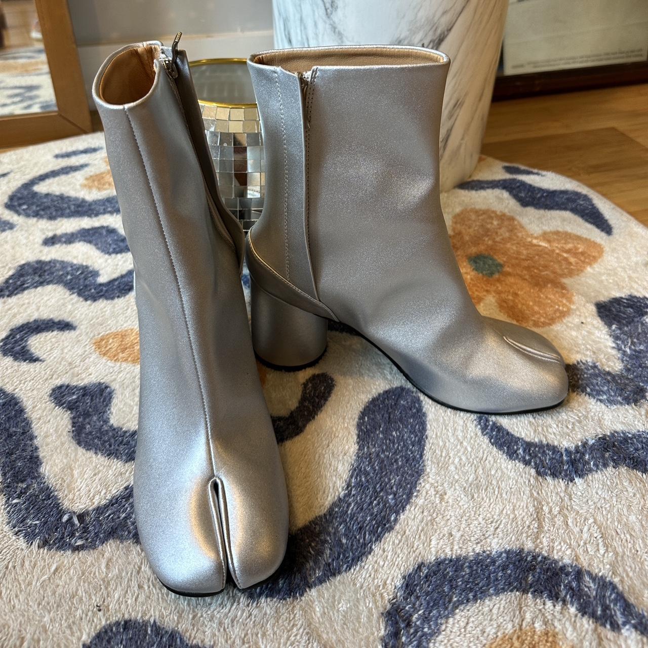 Margiela silver tabi sales boots