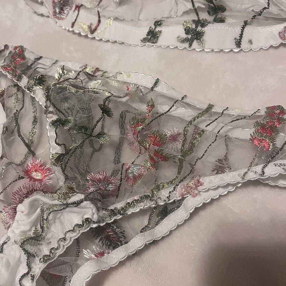 Floral bra-embroidered - Depop