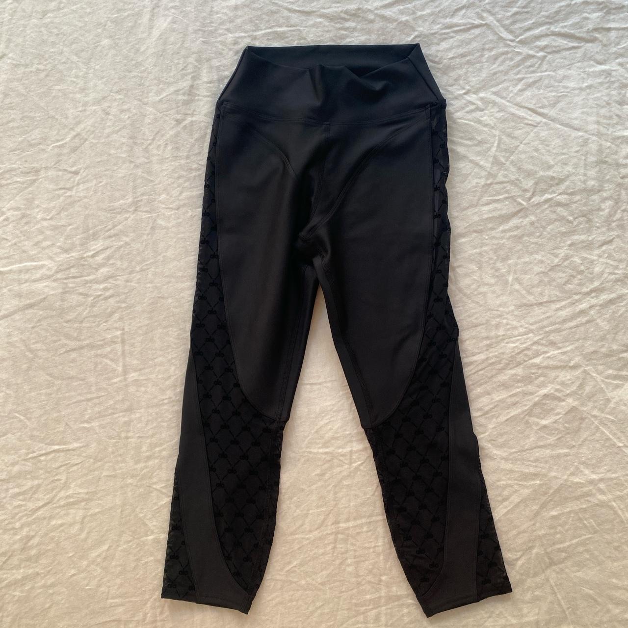 Alo Yoga Airlift Mesh High-Waist Celeste - Depop