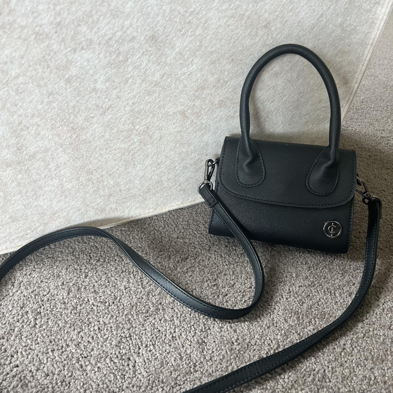 Collette mini bag in black - Depop