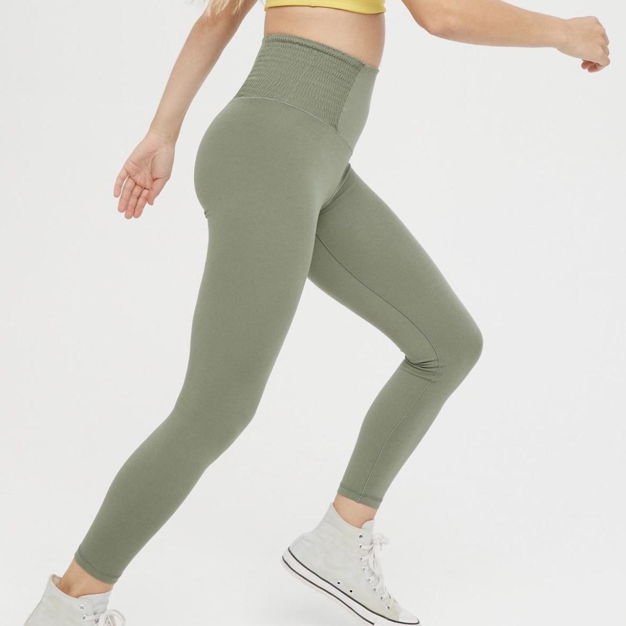 Aerie Women's Green Leggings Depop