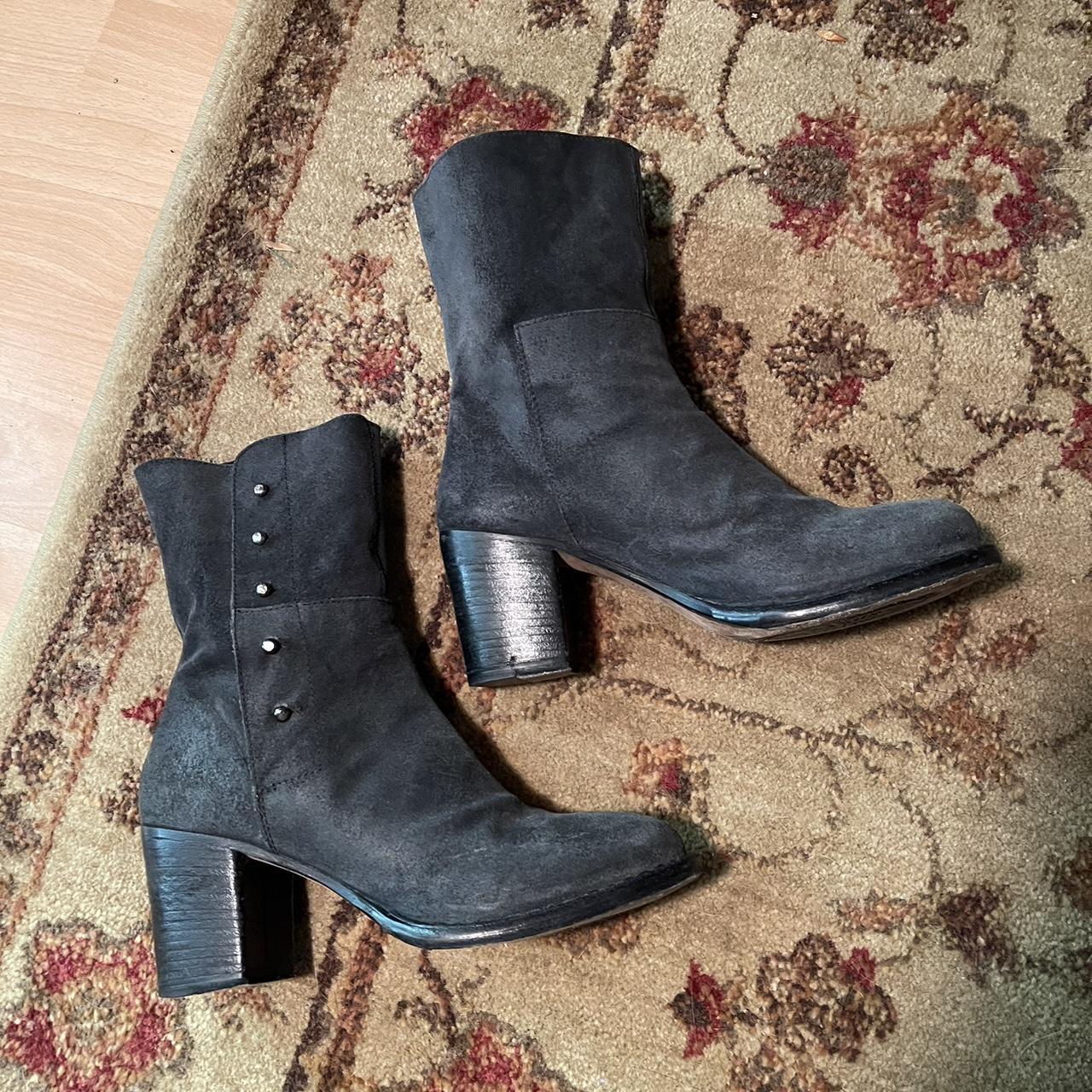 Women's Grey Boots Depop