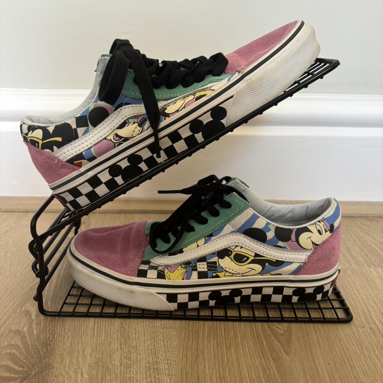 VANS x Disney Old Skool 80 s Women Size UK 4 Pink