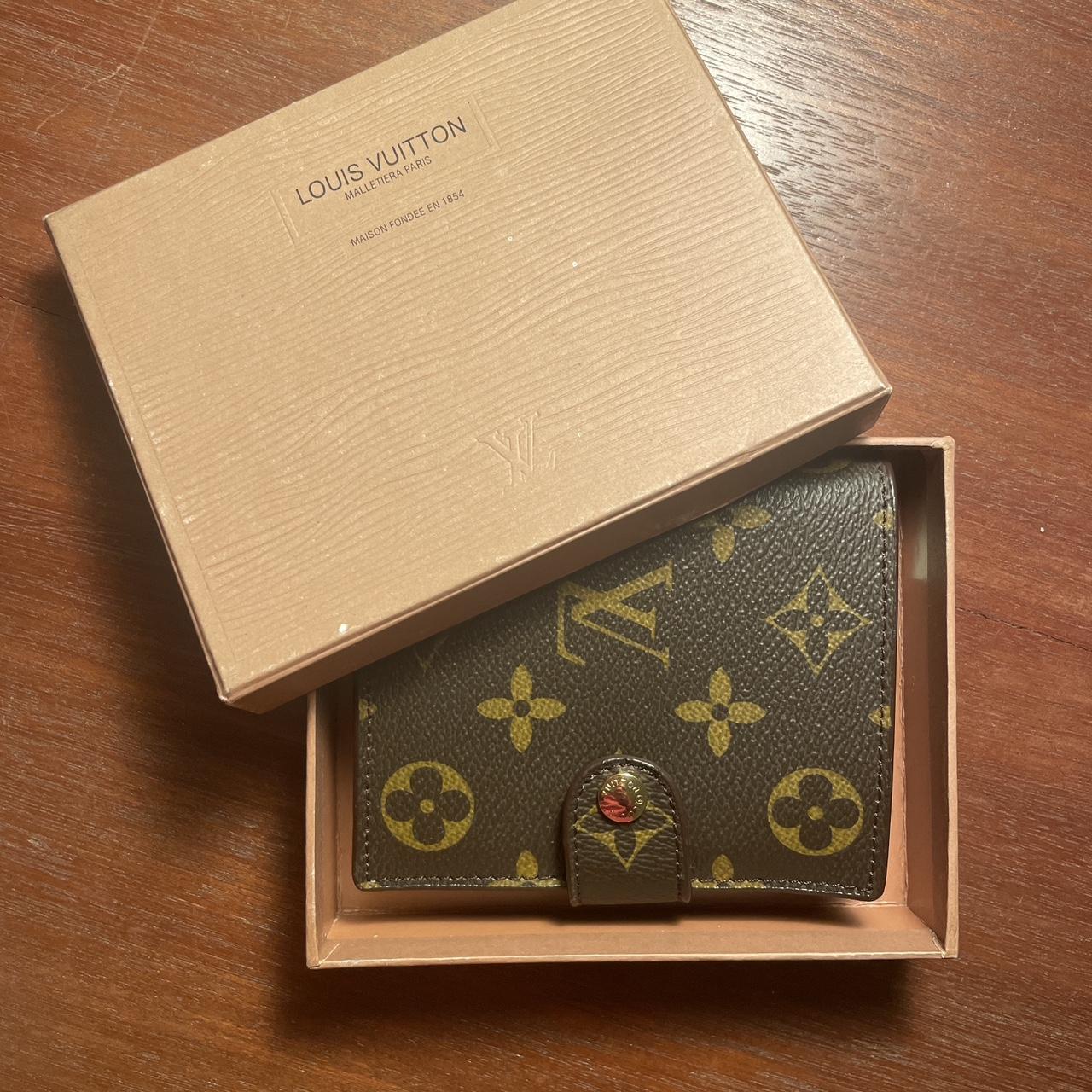 LOUIS VUITTON WALLET. comes with box. Coin pouch - - Depop