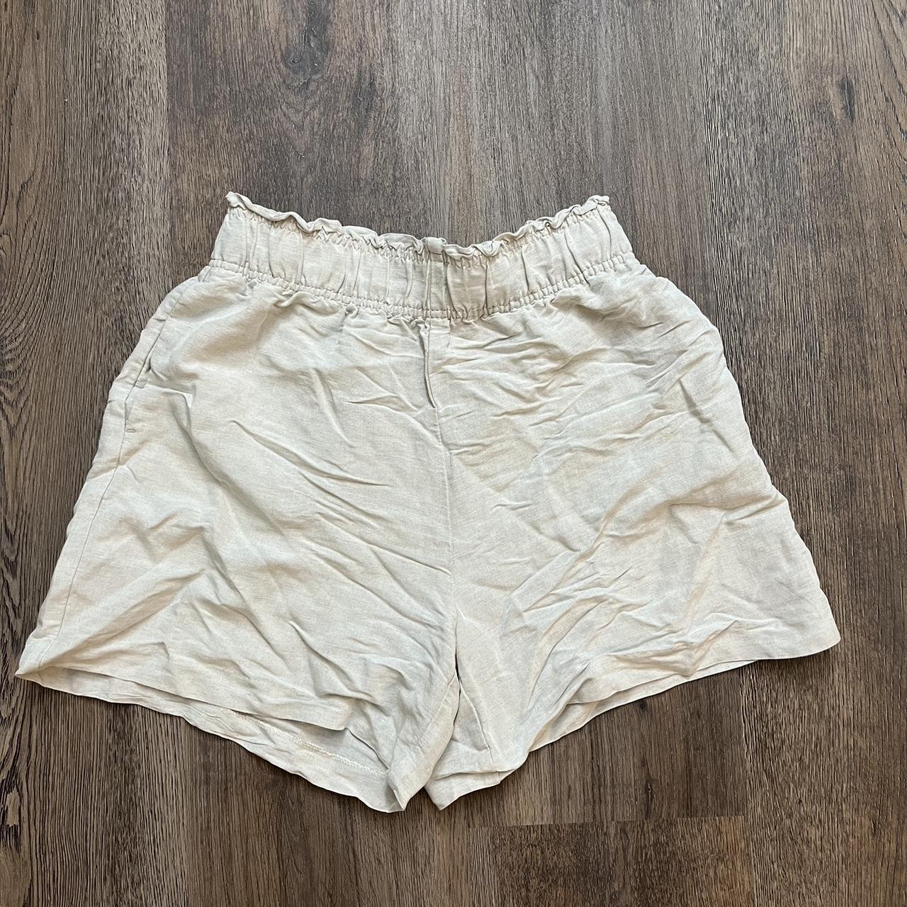 H&M White/Tan Linen Shorts Size Small, like... - Depop