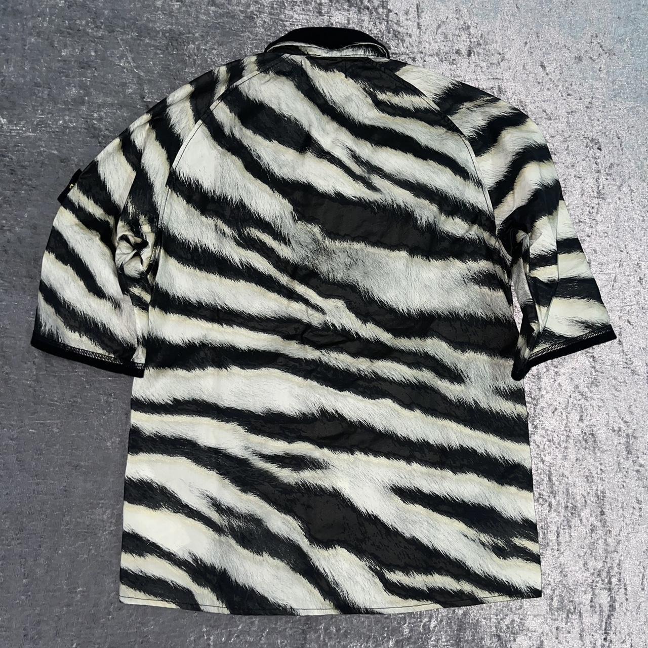 Stone island 652E3 WHITE TIGER CAMO - メルカリ