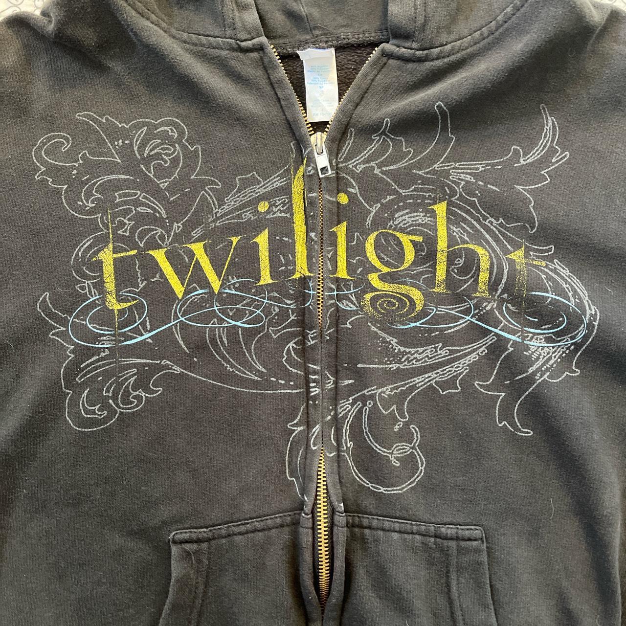 OFFICIAL TWILIGHT MERCH HOODIE !! SEND OFFERS!... - Depop