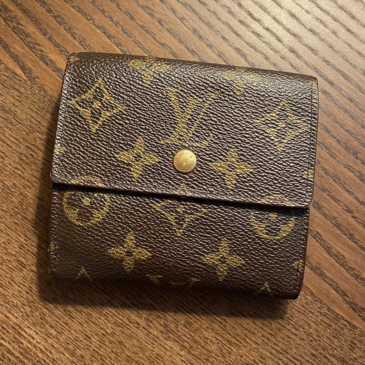 Authentic Louis Vuitton monogram wallet 🩷 so roomy