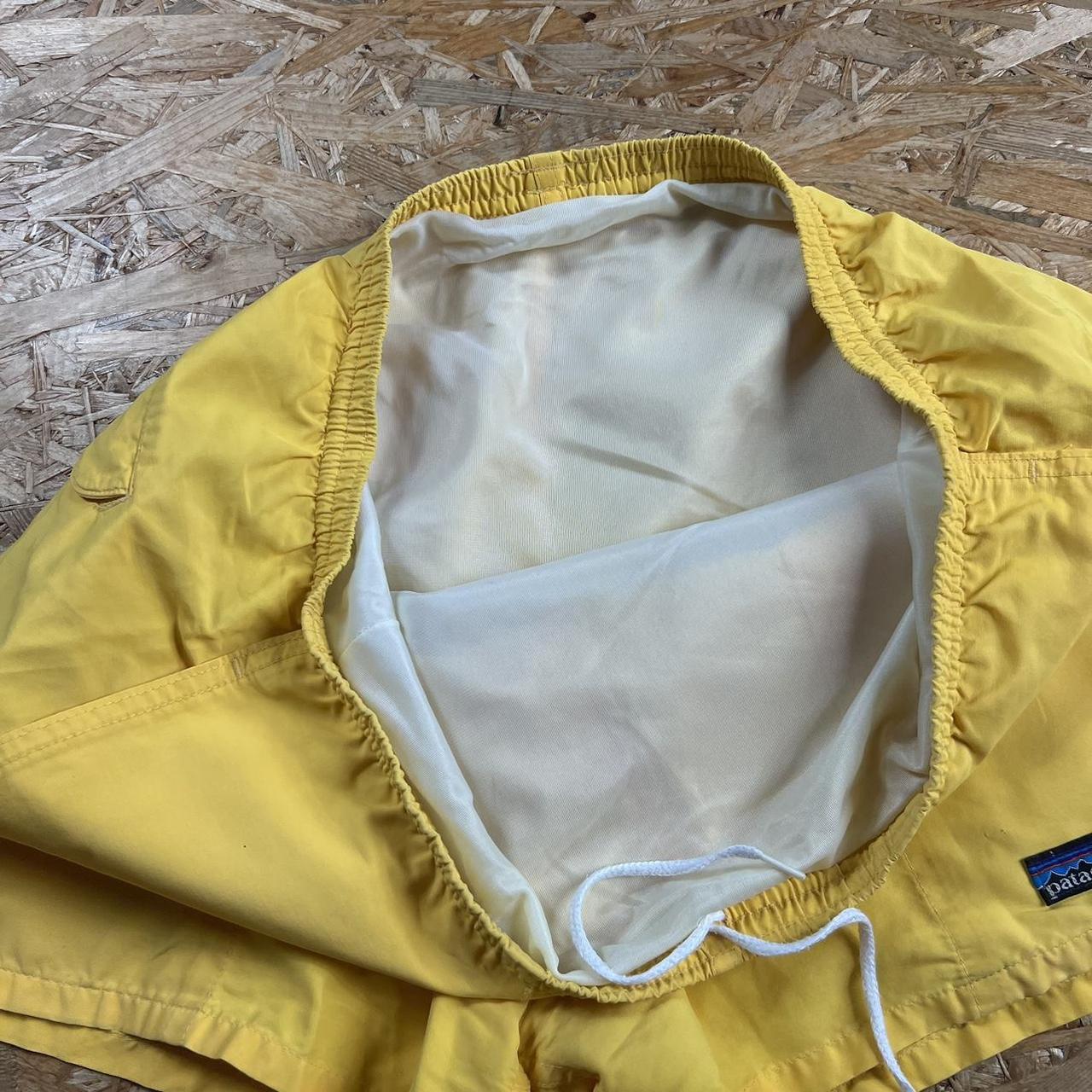 PATAGONIA SHORTS 00S Y2K SKATE VINTAGE UTILITY TRAP... Depop