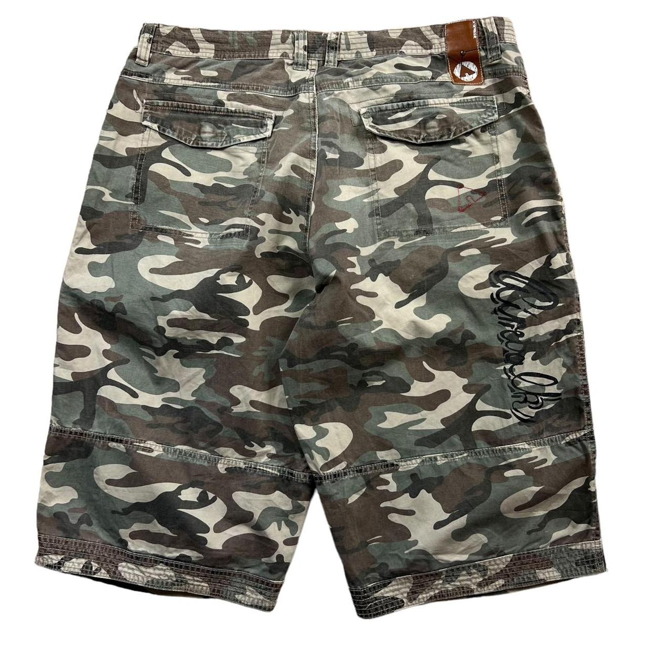 AIRWALK CAMOMORO CARGO SHORTS JORTS 2000S GORPCORE...