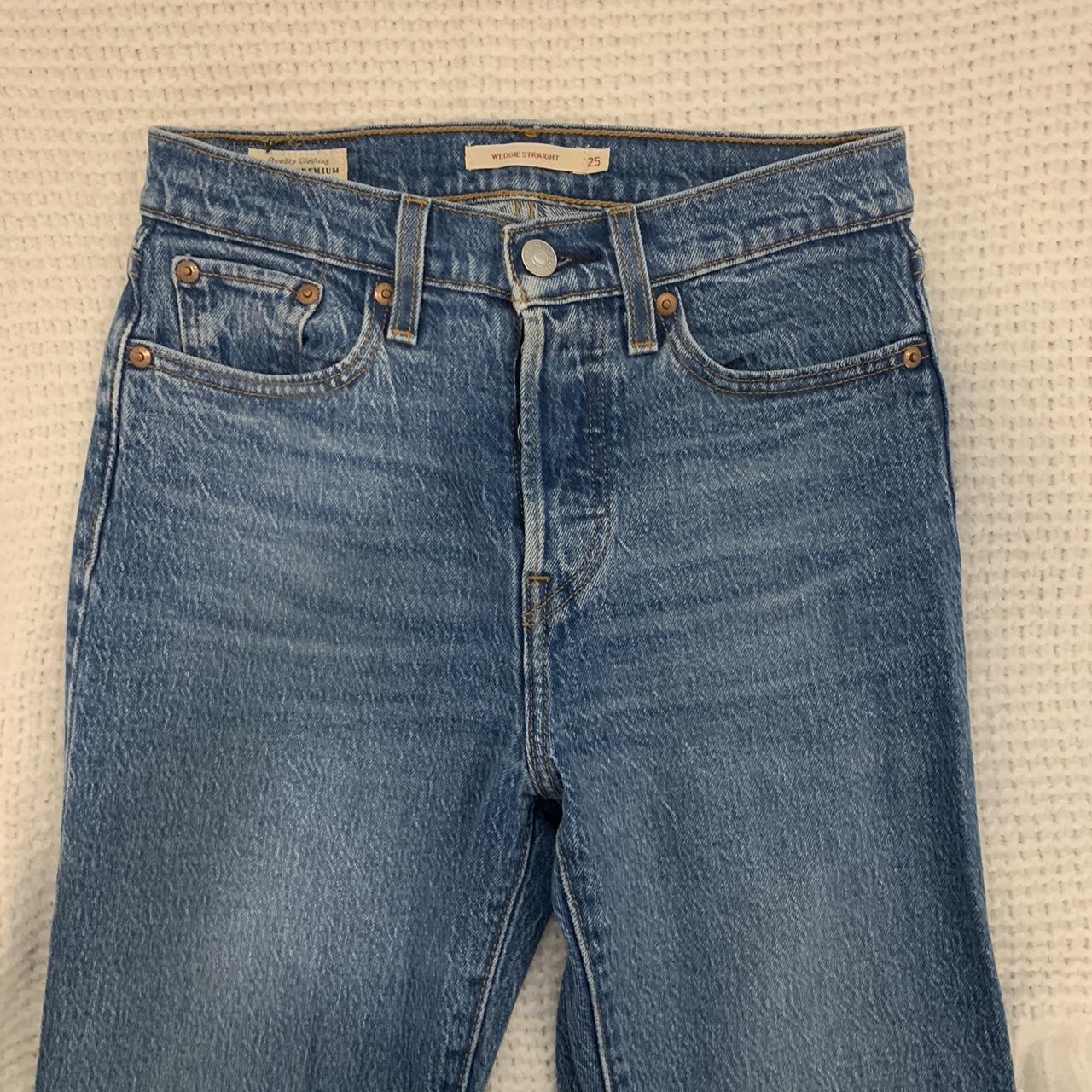 levi’s wedgie 25” waist x 26” length in color oxnard... - Depop