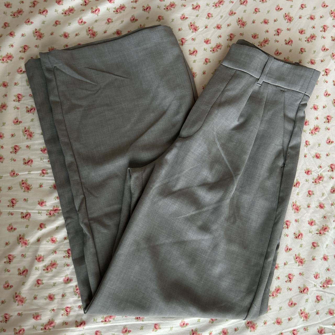 Abercrombie & Fitch Women's Grey Trousers | Depop