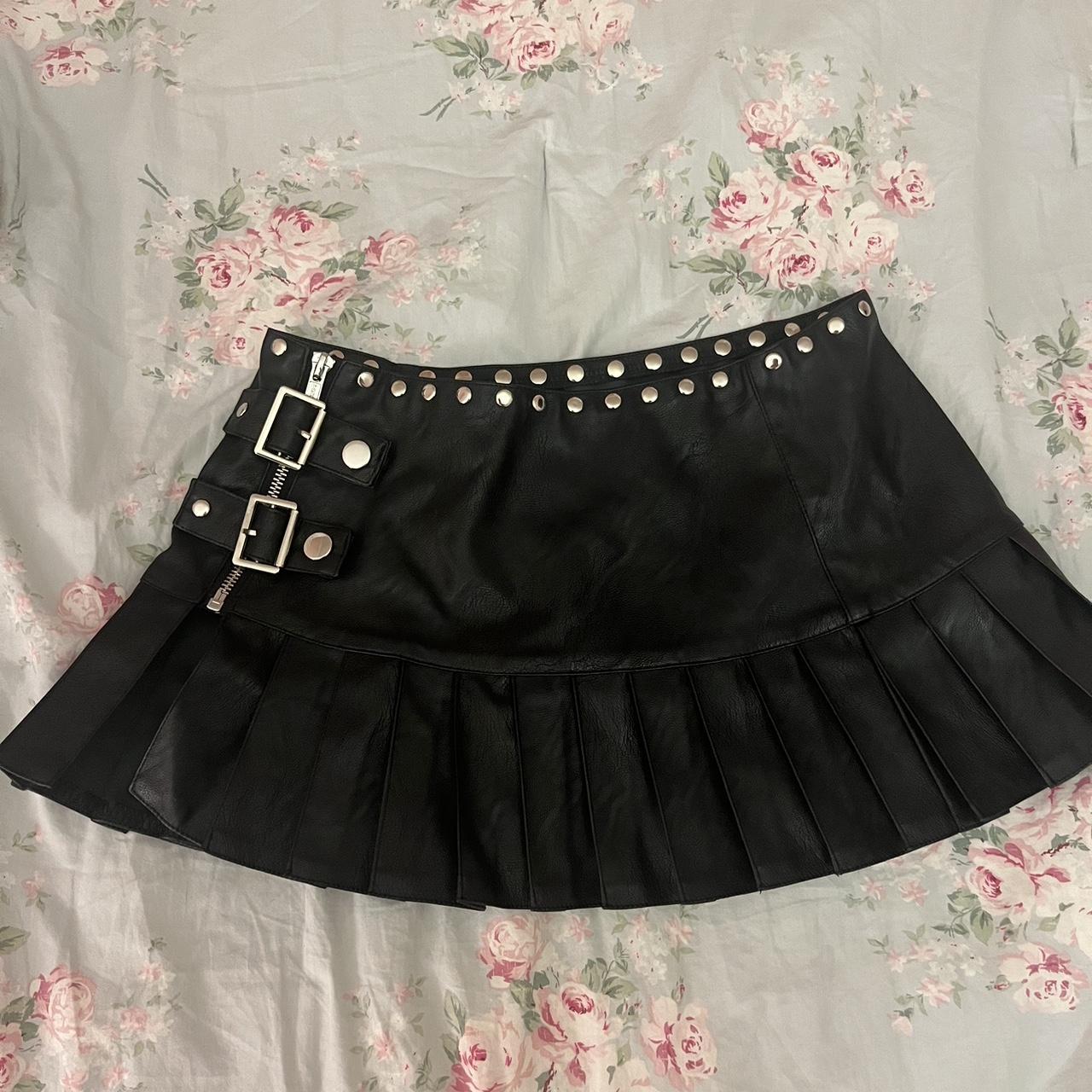 I.AM.GIA Women's Black Skirt Depop