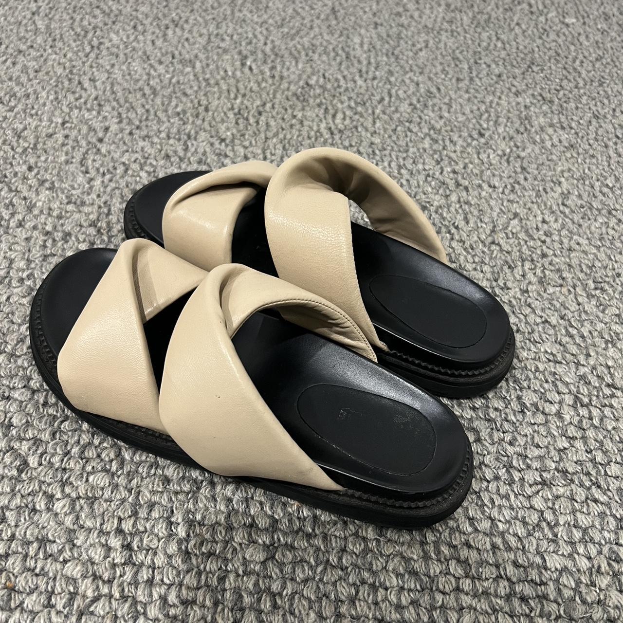 alias mae niki sandals
