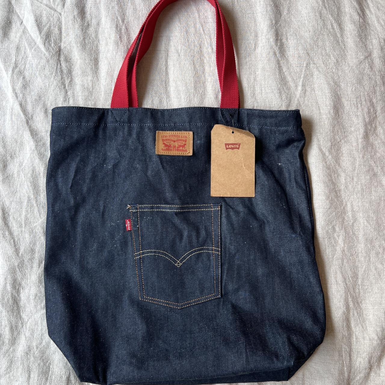 Levi's Women's Navy and Red Bag | Depop