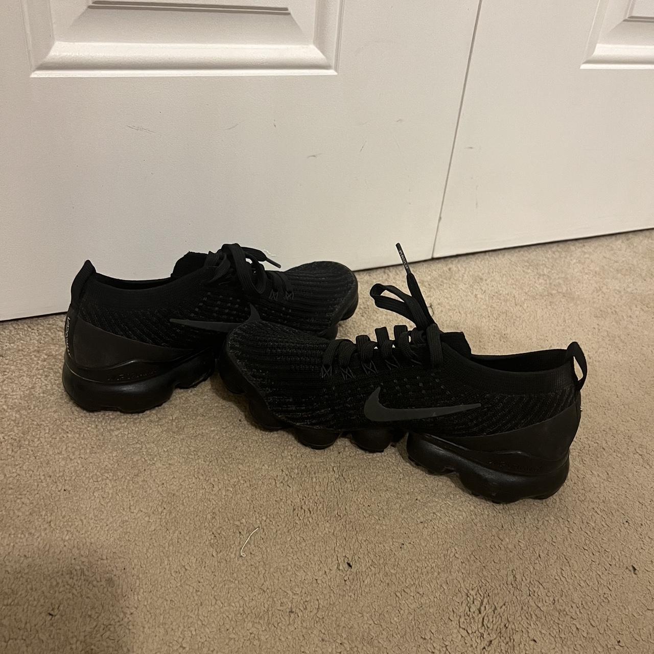 black vapormax 5.5